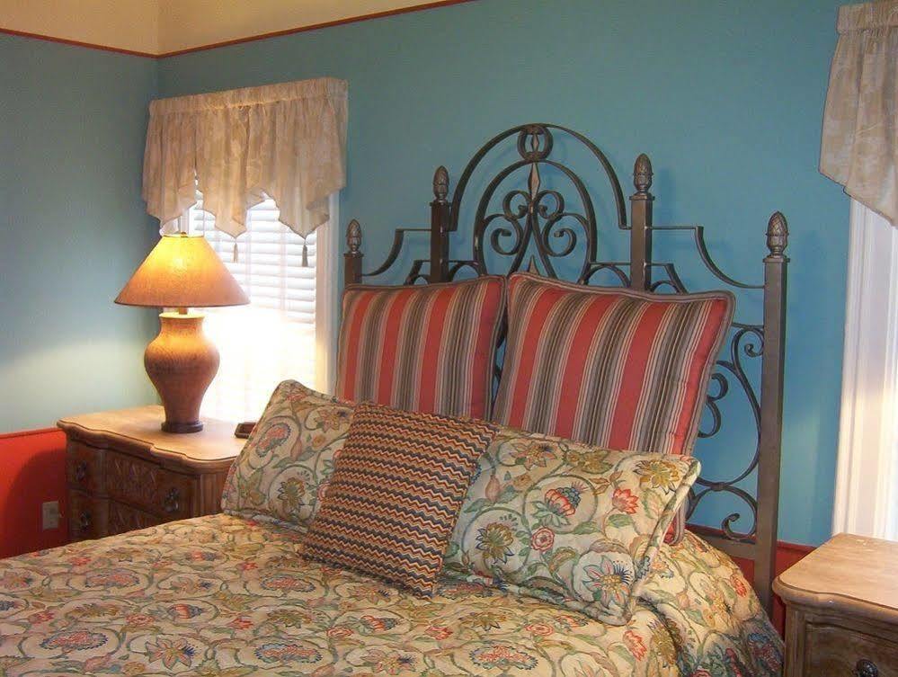 Hidden Garden Cottages & Suites Saugatuck Exterior foto